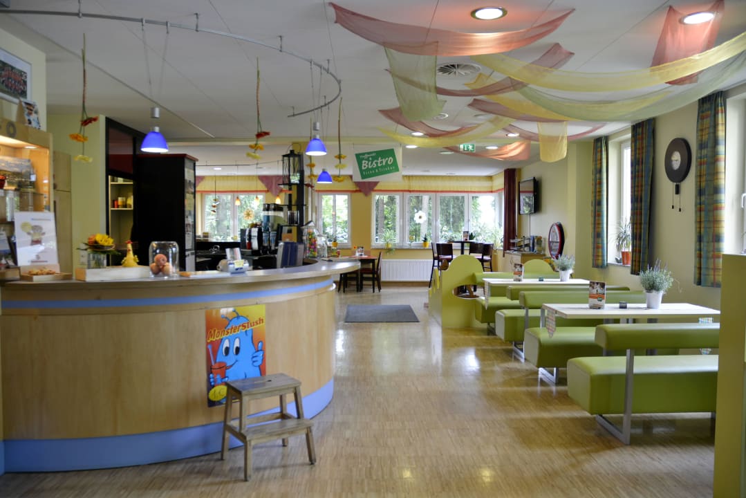 Rezeption mit Bistro Jugendherberge Bad Marienberg Westerwald-Jugendherberge Bad Marienberg