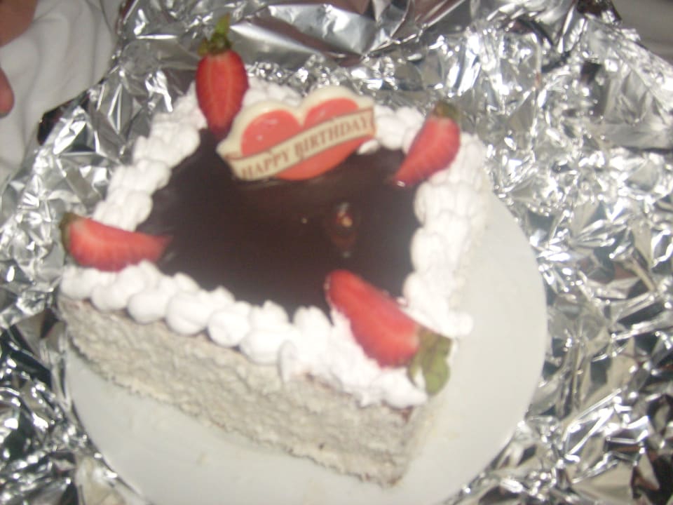 Mein Geburtstagskuchen vom Hotel. Mhm, lecker The Grand Hotel Hurghada