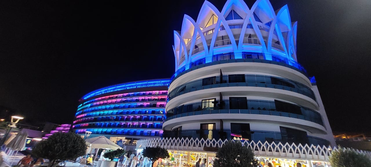 Außenansicht Granada Luxury Okurcalar