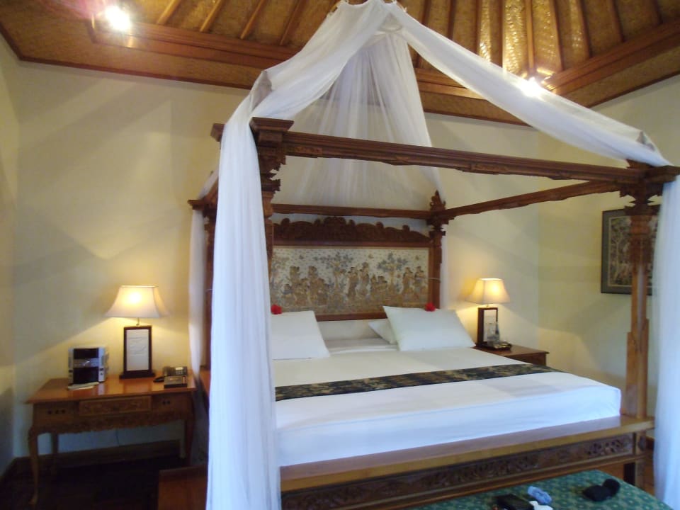 Bett Hotel Matahari Beach Resort & Spa