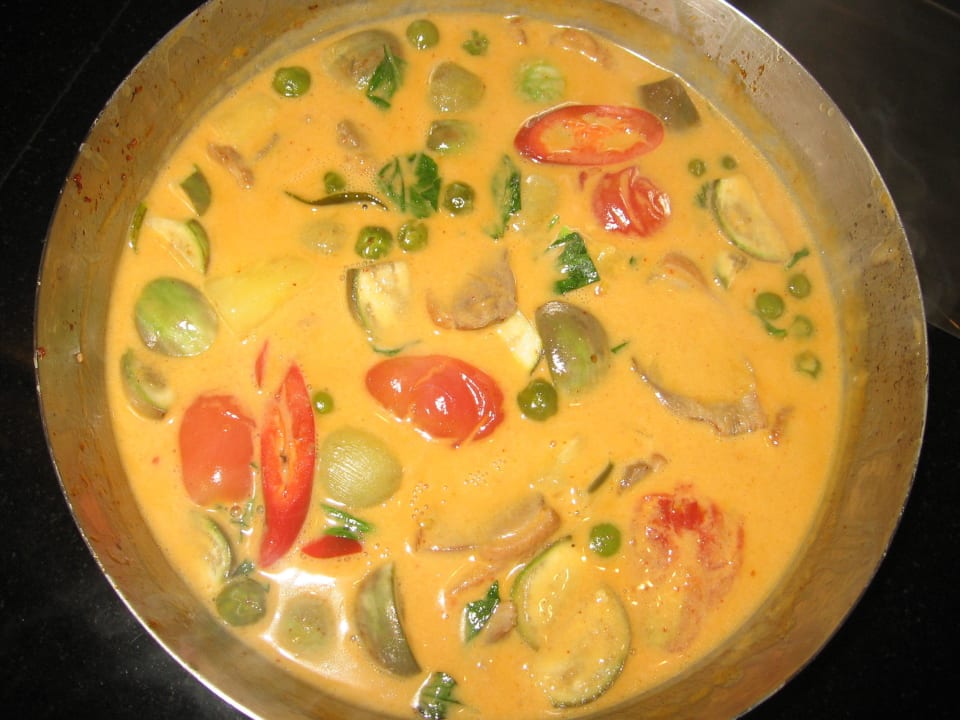 Roasted Duck in Red Curry - lecker Dinso Resort & Villas Ko Chang, Vignette Collection by IHG