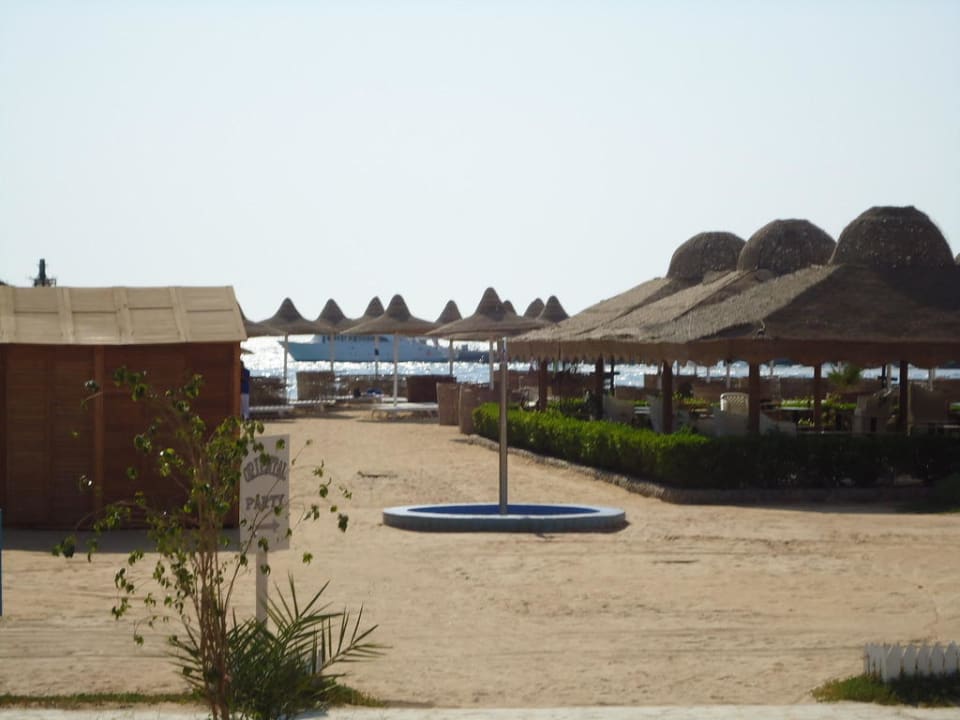 Meer Ali Baba Palace Resort