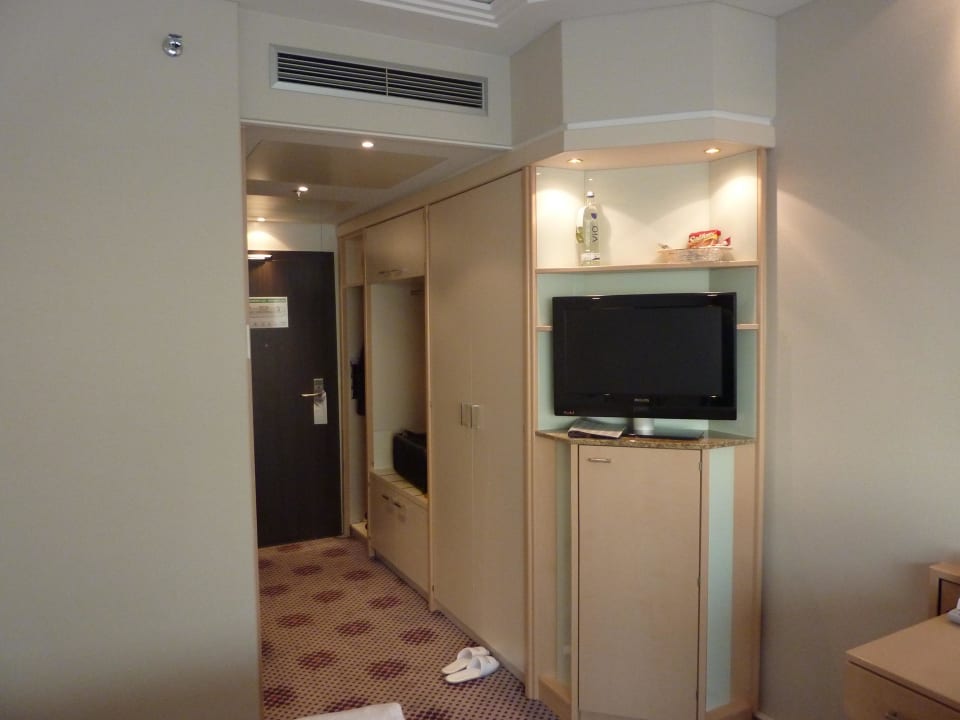 Klimaanlage, TV, Tresor - alles da Hotel The Westin Leipzig