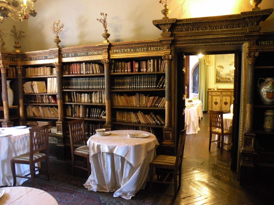 Ehemalige Bibliothek Hotel Castello dell'Oscano