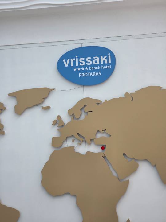 Außenansicht Vrissaki Beach Hotel