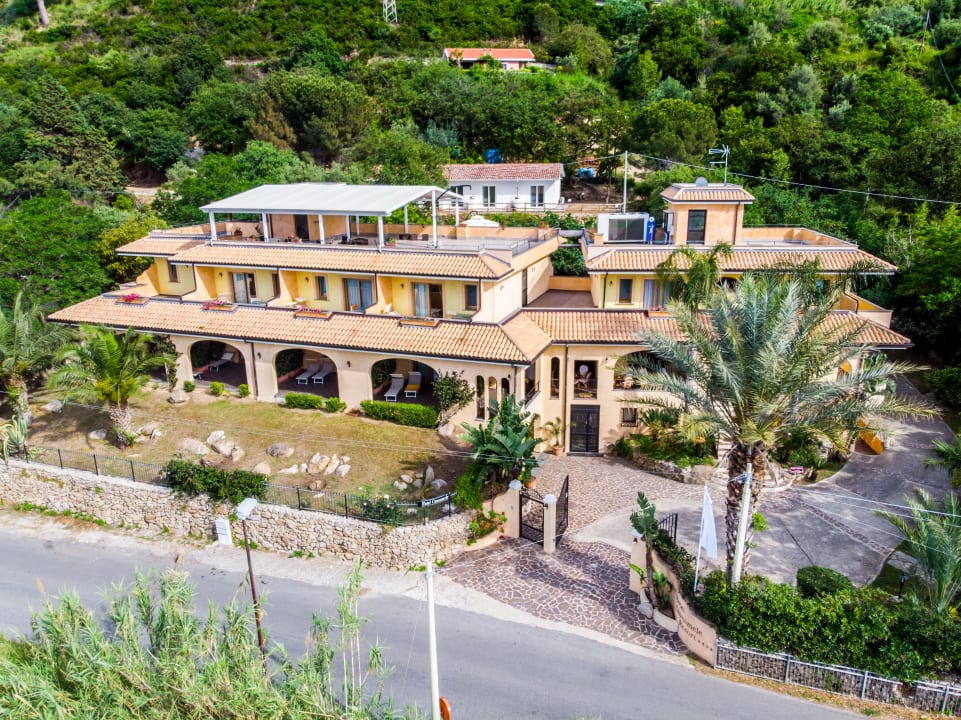 Außenansicht Hotel Cannamele Resort
