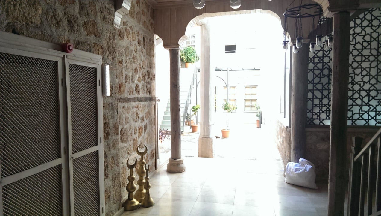 Eingang Hotelflügen "Sultan" Alp Pasa Hotel - Special Class