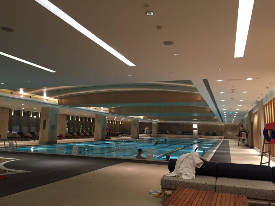 Schwimmbad  Hotel Shangri-La Kerry Centre