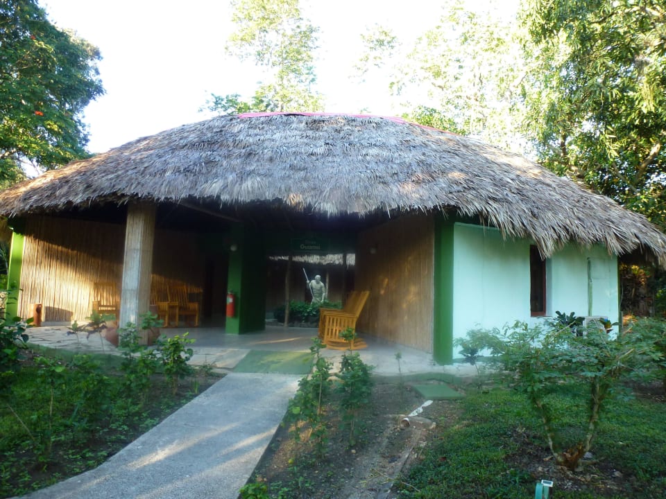 Mehrere Zimmer im Rundbau Hotel Los Caneyes