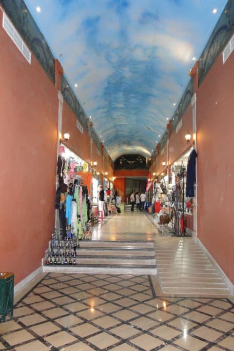 Die Shoppingpassage im Hotel  Golden Beach Resort
