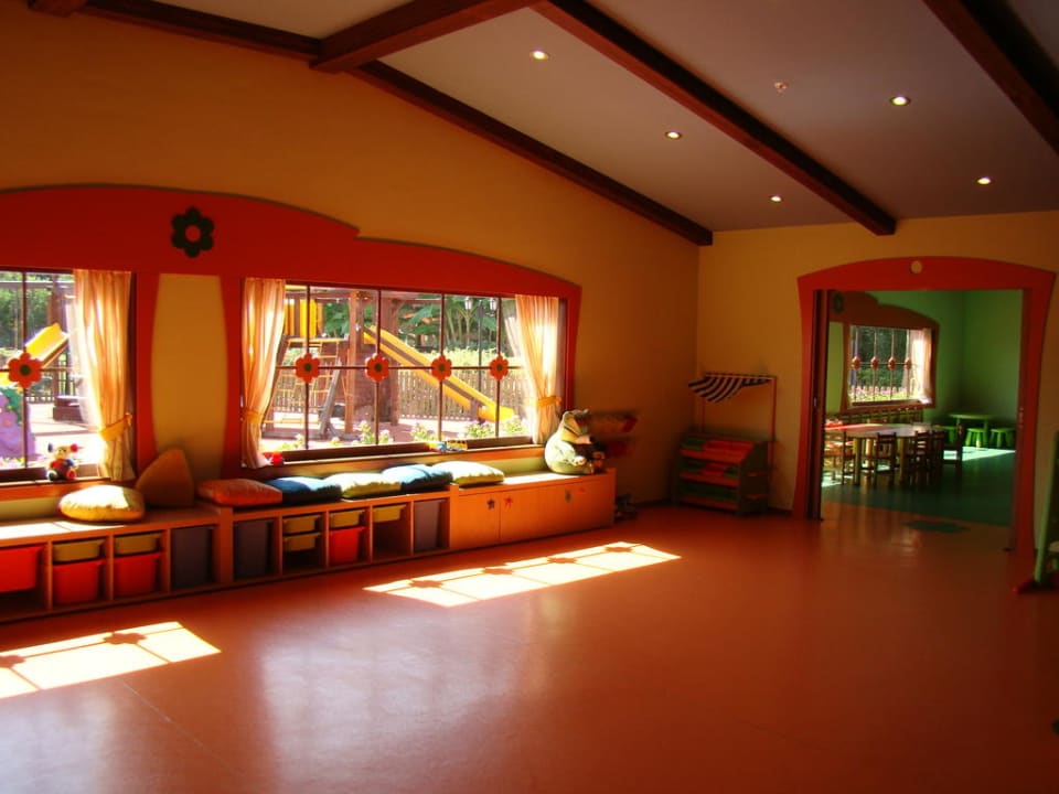 Мини клуб Limak Limra Hotel & Resort