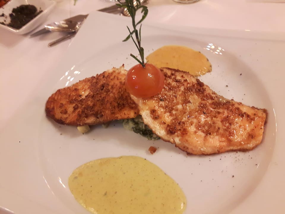 Hauptspeise beim Italiener, Lachsfilet Sentido Trendy Verbena Beach