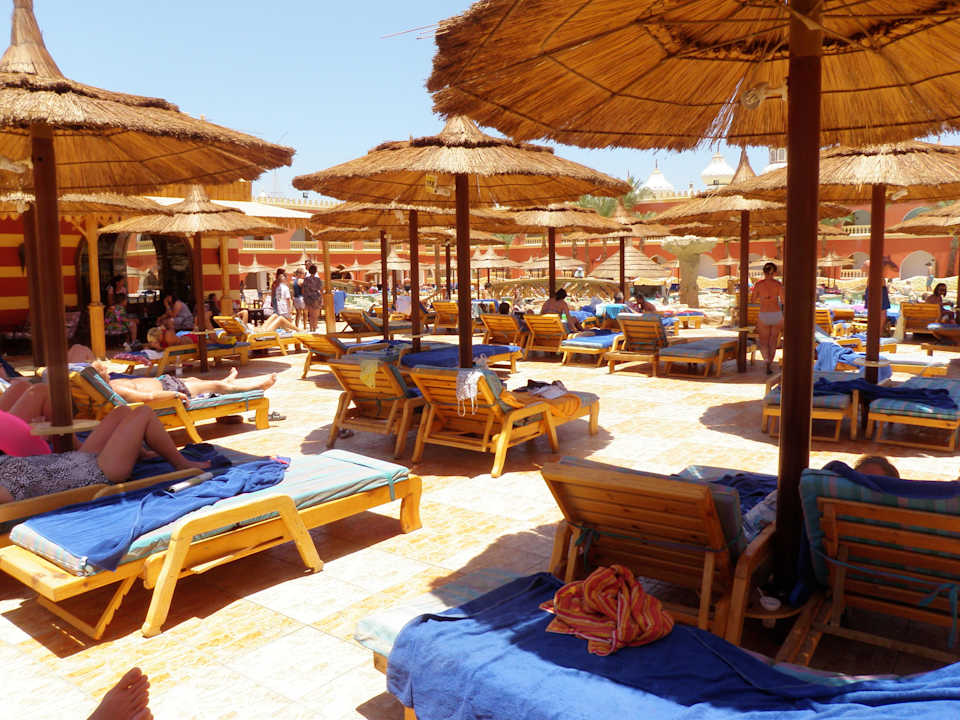 Basen główny Pickalbatros Alf Leila Wa Leila Resort - Neverland Hurghada