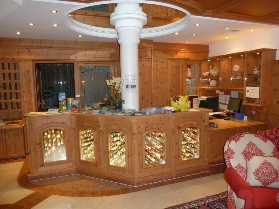 Lobby Hotel Alpenjuwel Jäger