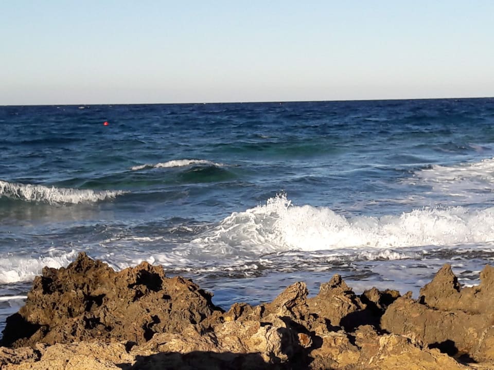 Strand Crystal Springs Beach Hotel