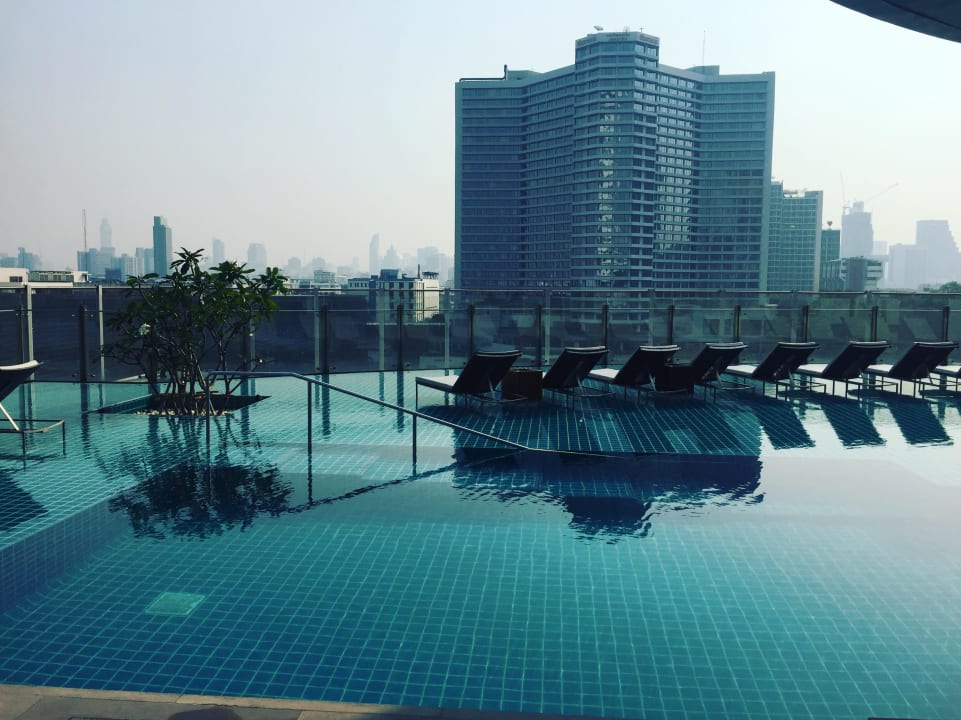 Pool Millennium Hilton Bangkok