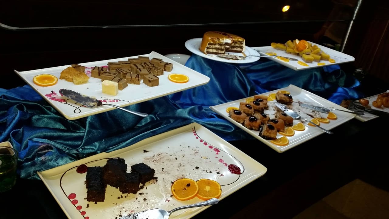 Tolles Büffet Seaden Sea World Resort & Spa