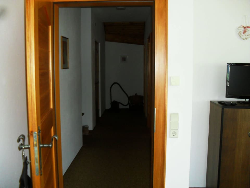 Wohnbereich mit Blick zum Flur Pension Gaimberg