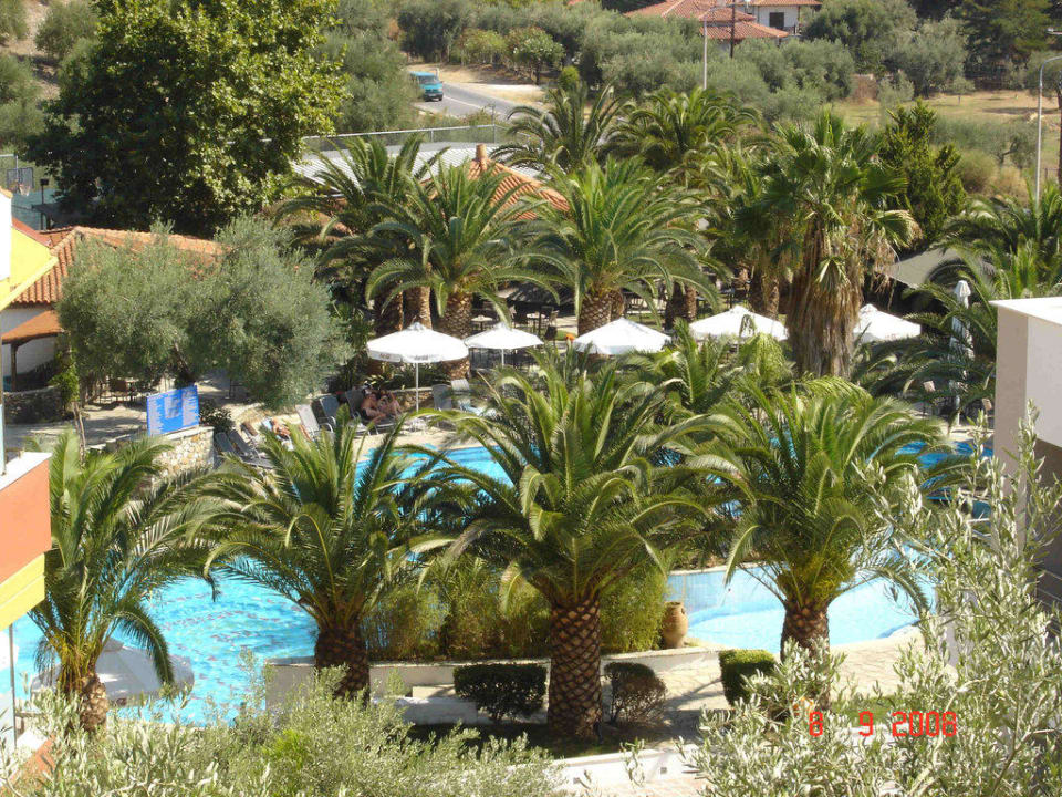 Pool oberes Hotel Lagomandra Hotel & Spa