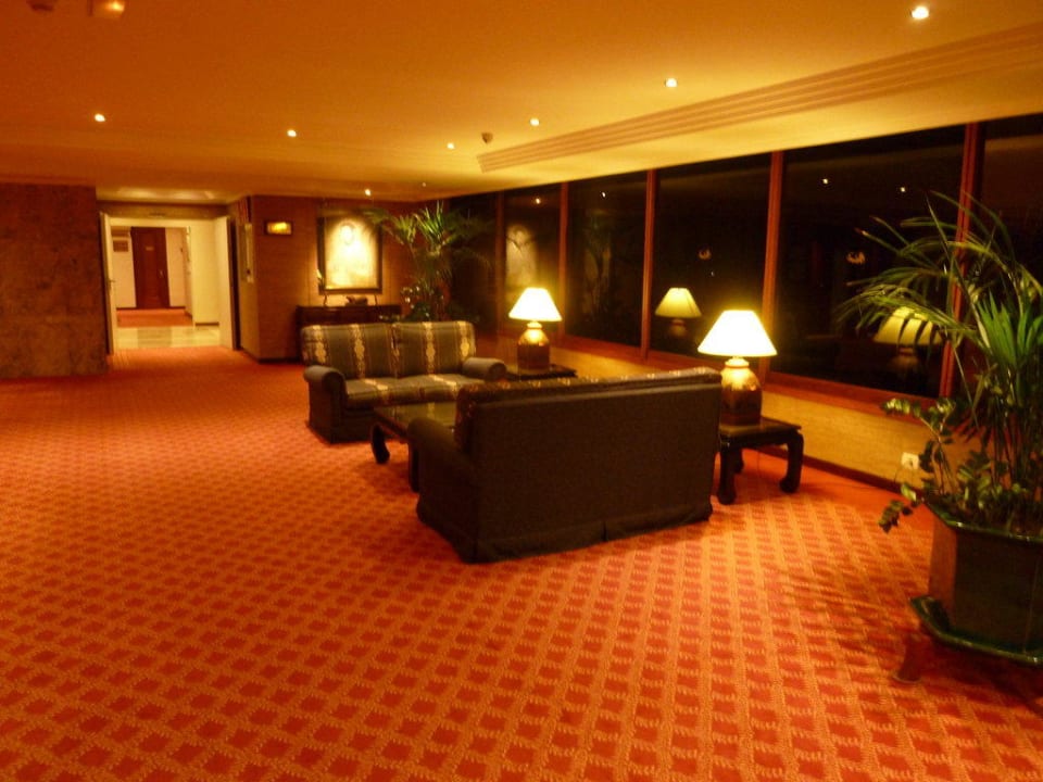 Halle im 4. Stock Hotel Botanico & The Oriental Spa Garden