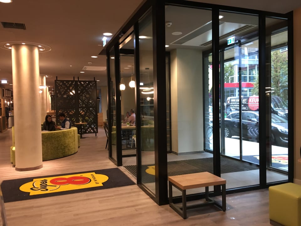 Lobby Super 8 by Wyndham Hamburg Mitte