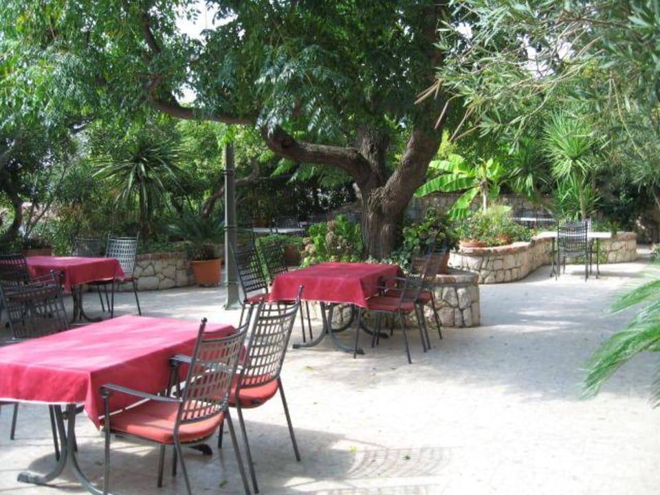 Die Terrasse des "Barbat" Hotel Barbat