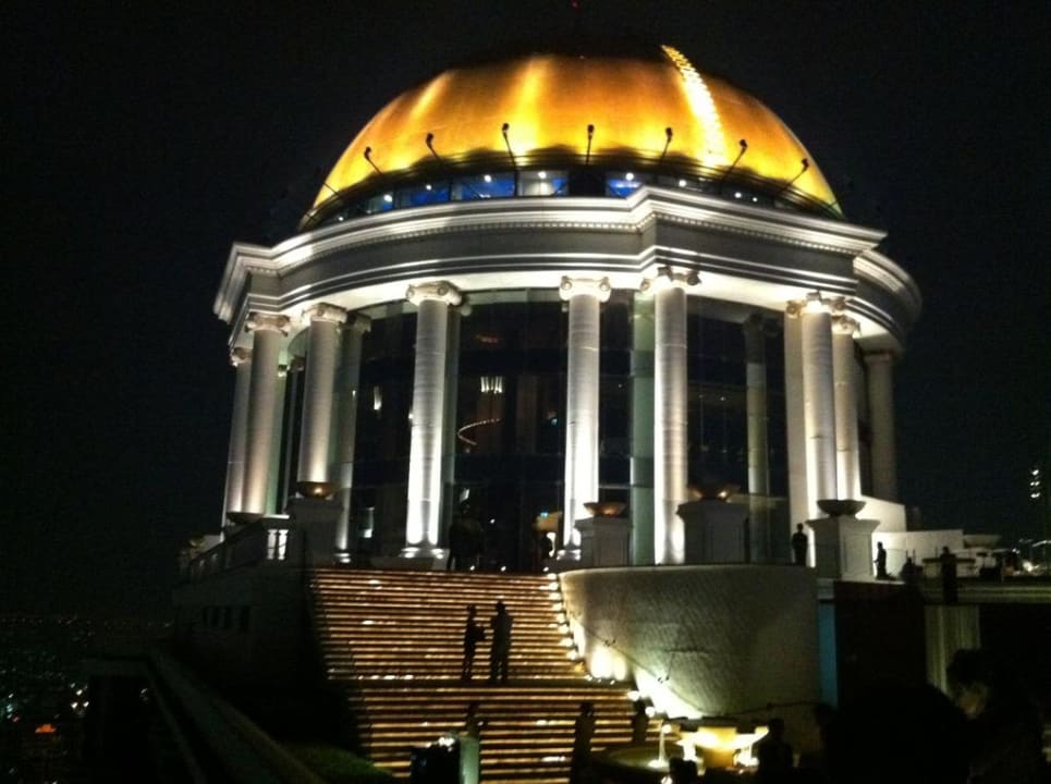 Die goldene Kuppe des Lebua Hotel Lebua At State Tower