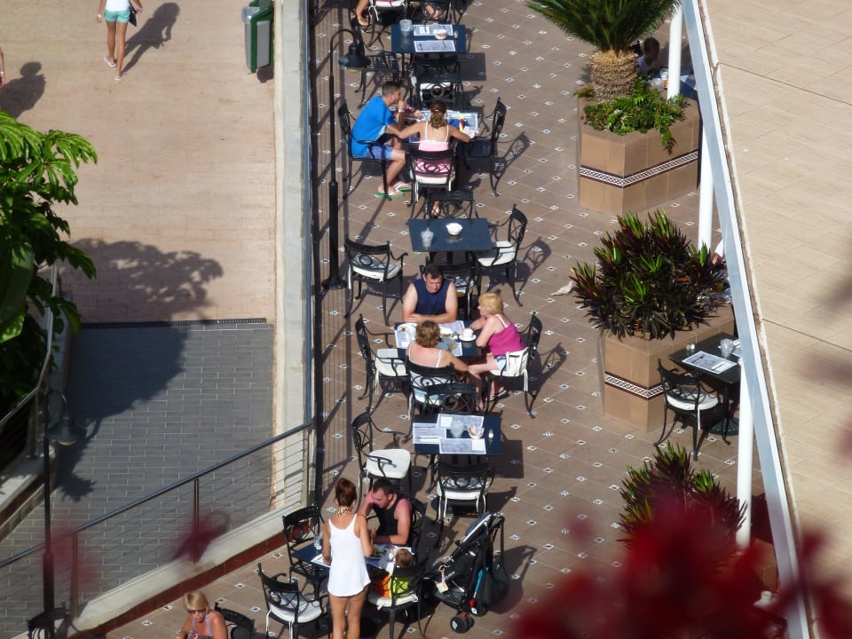 Frühstück auf der Terrasse  Landmar Playa La Arena