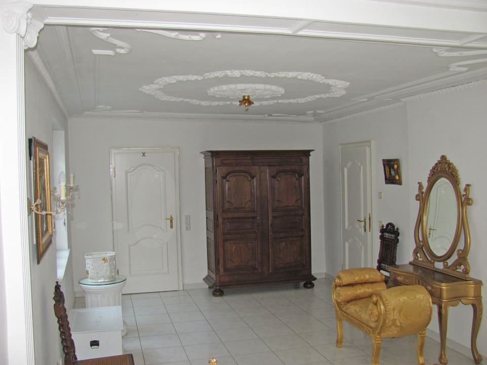 Schlafzimmer 2 - König Ludwig Apartment Storchenfärbe