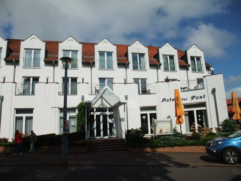 Vorderansicht - Eingangsbereich AKZENT Hotel Zur Post