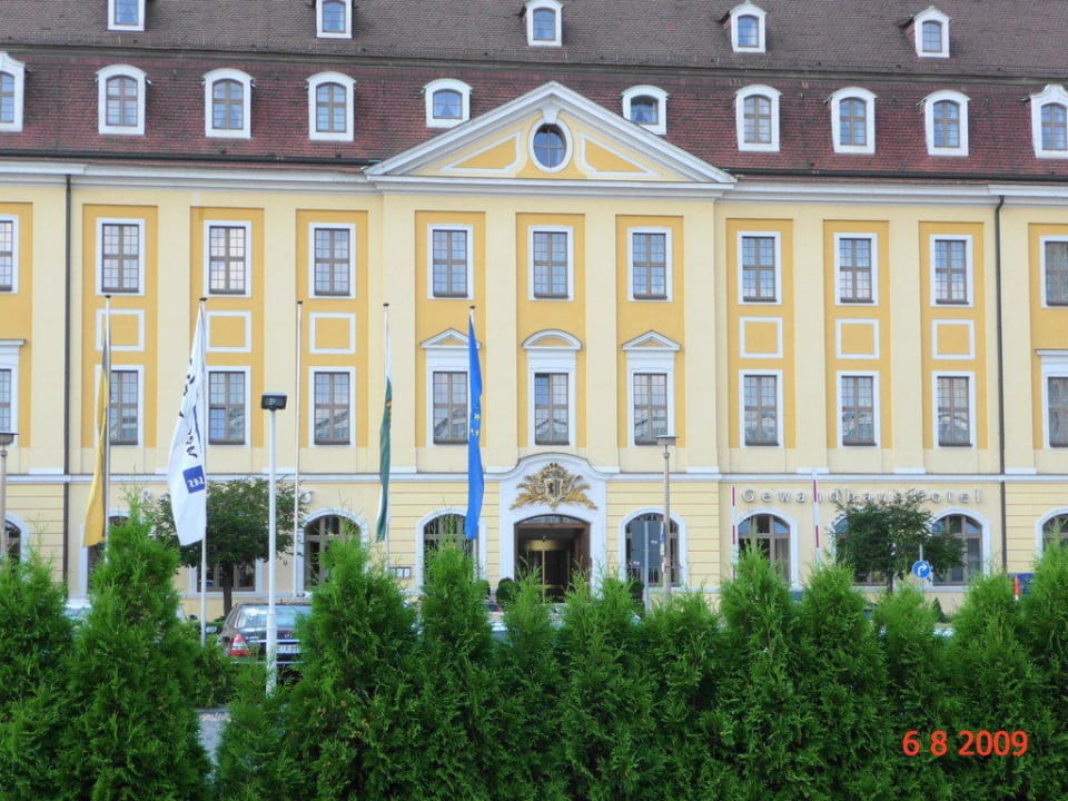 Blick auf das Hotel (Eingangsseite) Gewandhaus Dresden, Autograph Collection