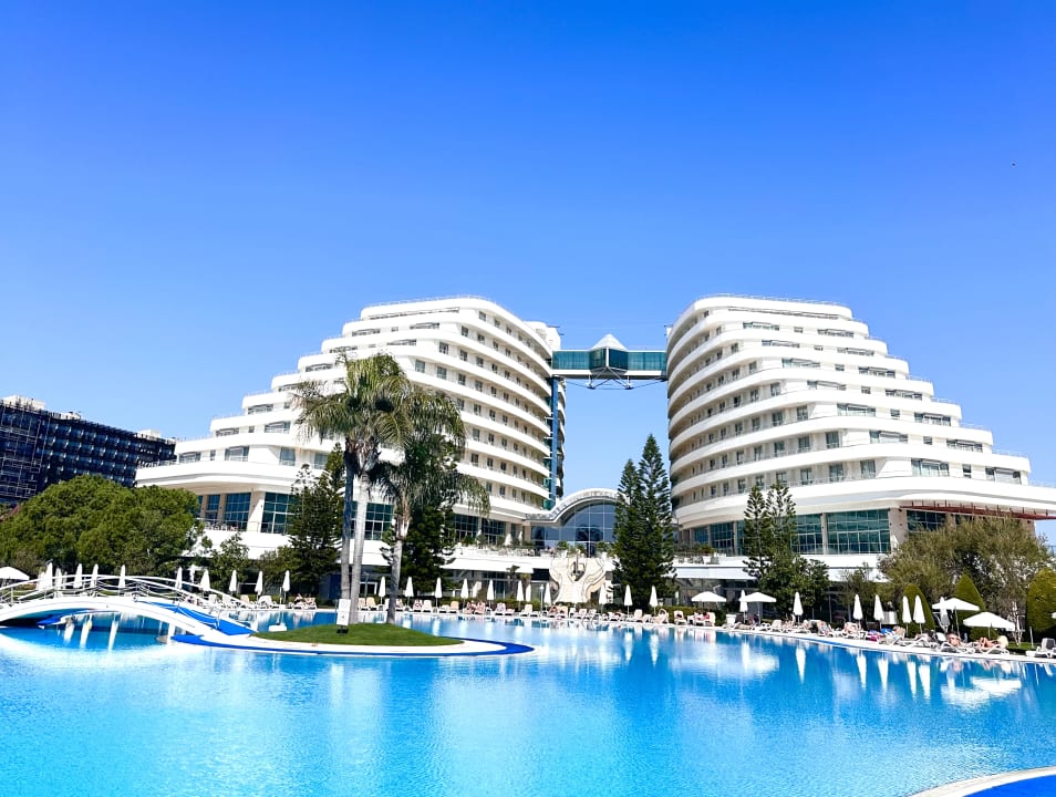 Außenansicht Hotel Miracle Resort