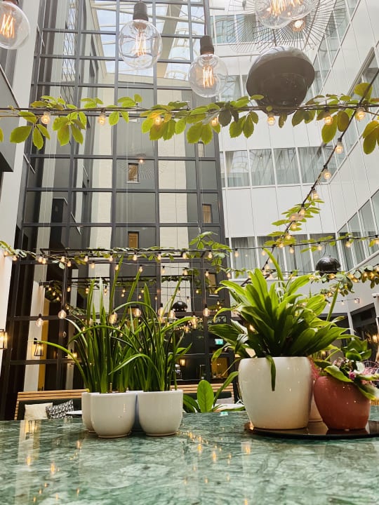 Lobby Staybridge Suites The Hague - Parliament by IHG