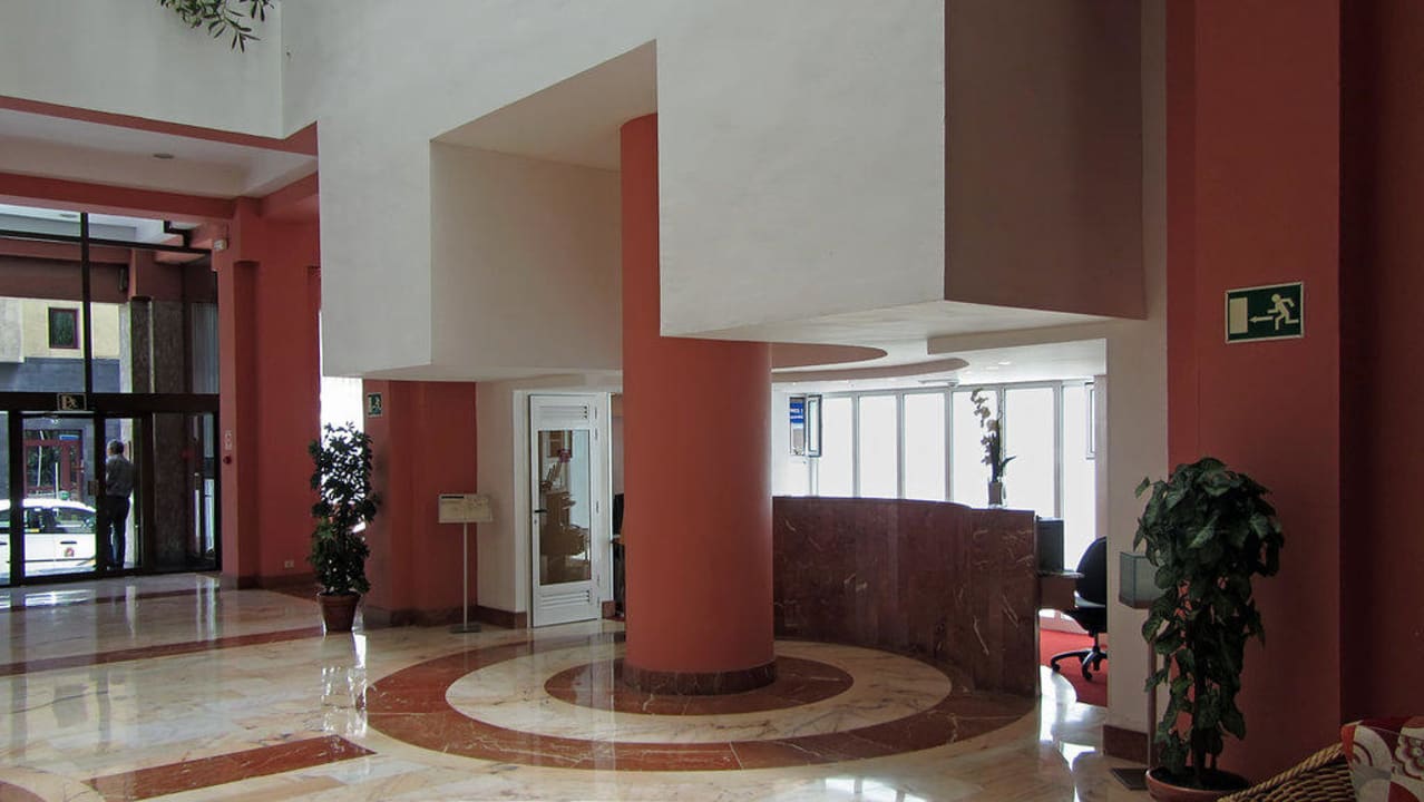 Rezeption Bull Astoria