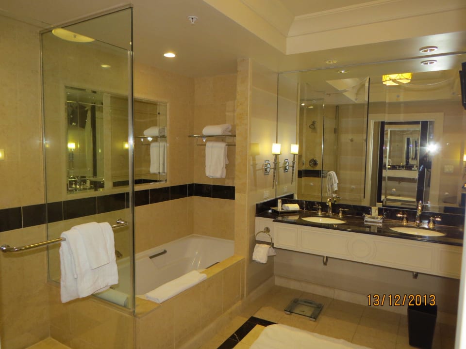 Bathroom Hotel The Palms Casino Resort