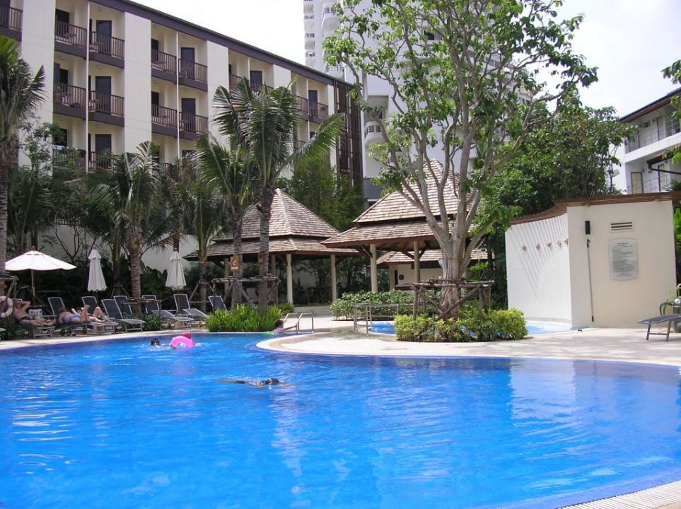 Poolanlage Hotel Ibis Patong Phuket