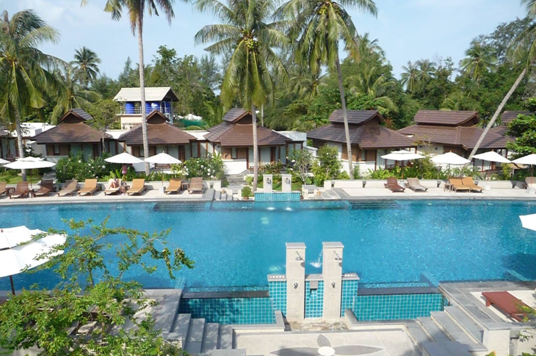 Villas im Hintergrund Maehaad Bay Resort