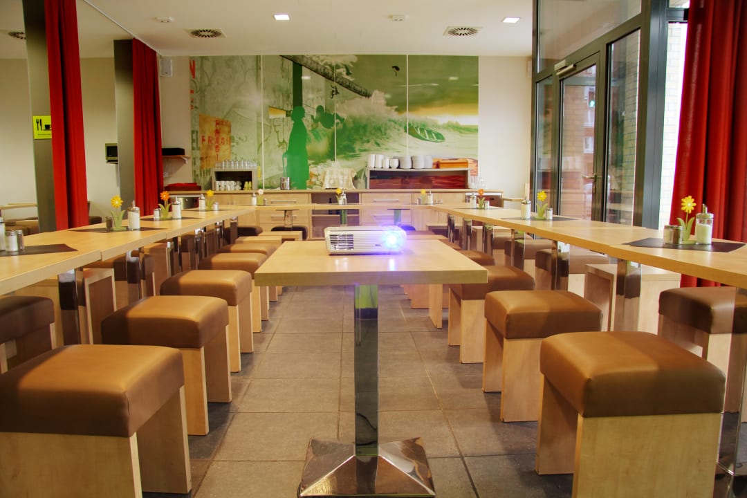 Lobby H+ Hotel 4Youth