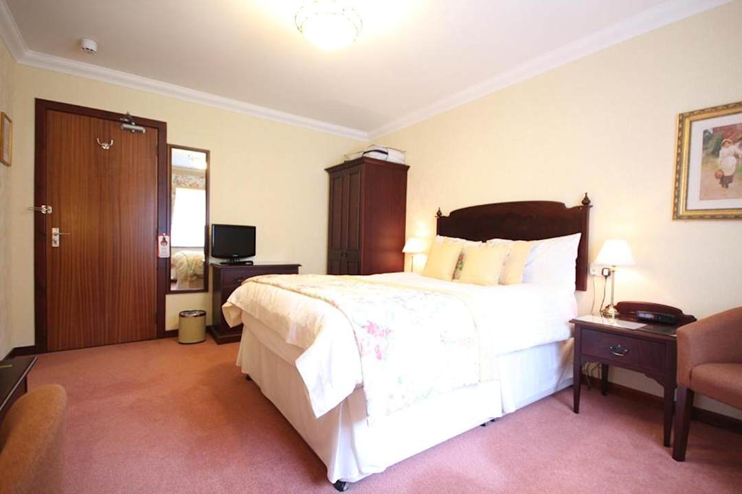Zimmer Strathburn Hotel