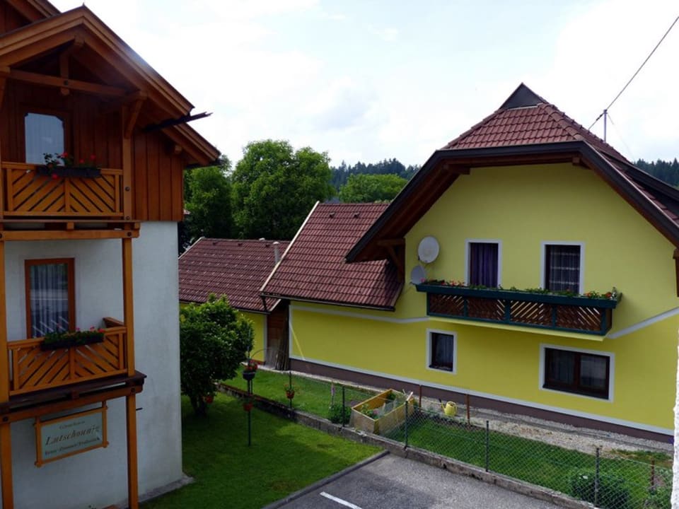 Außenansicht Gästehaus Lutschounig