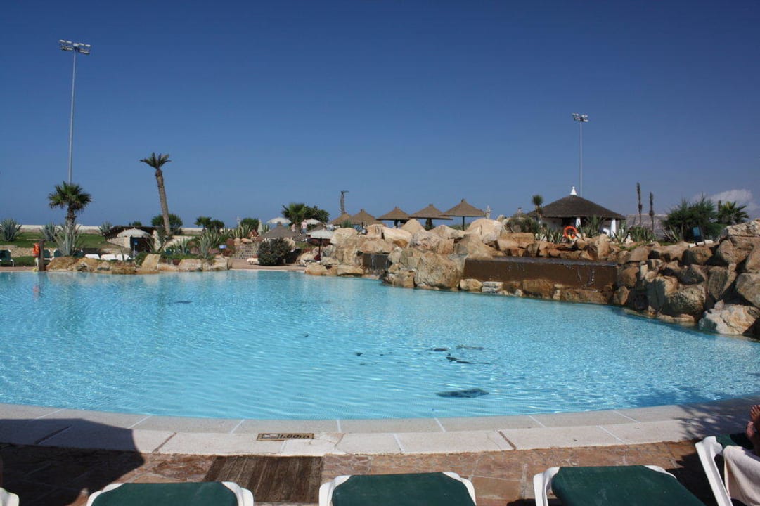 Teil der Poolanlage Hotel Riu Tikida Dunas