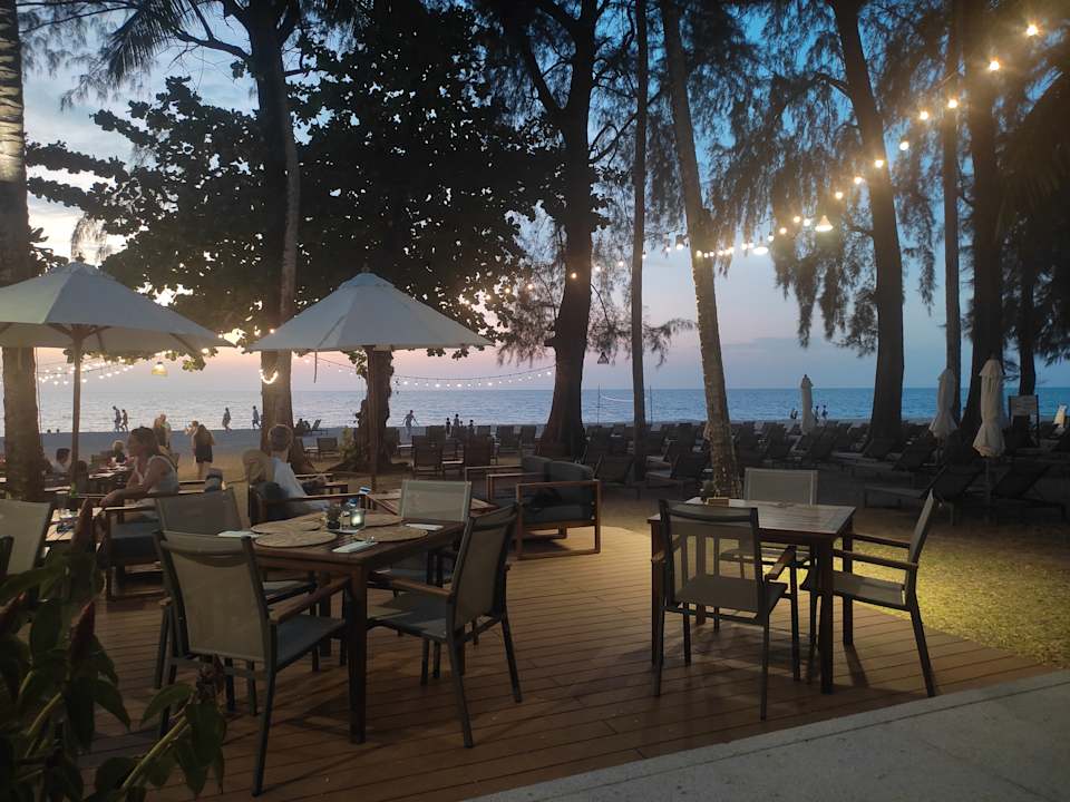 Gartenanlage Outrigger Khao Lak Beach Resort
