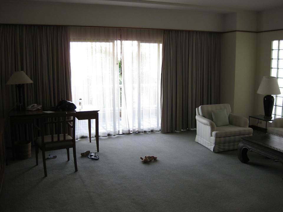 Wohnbereich / Ausgang Balkon Pantip Suites Sathorn