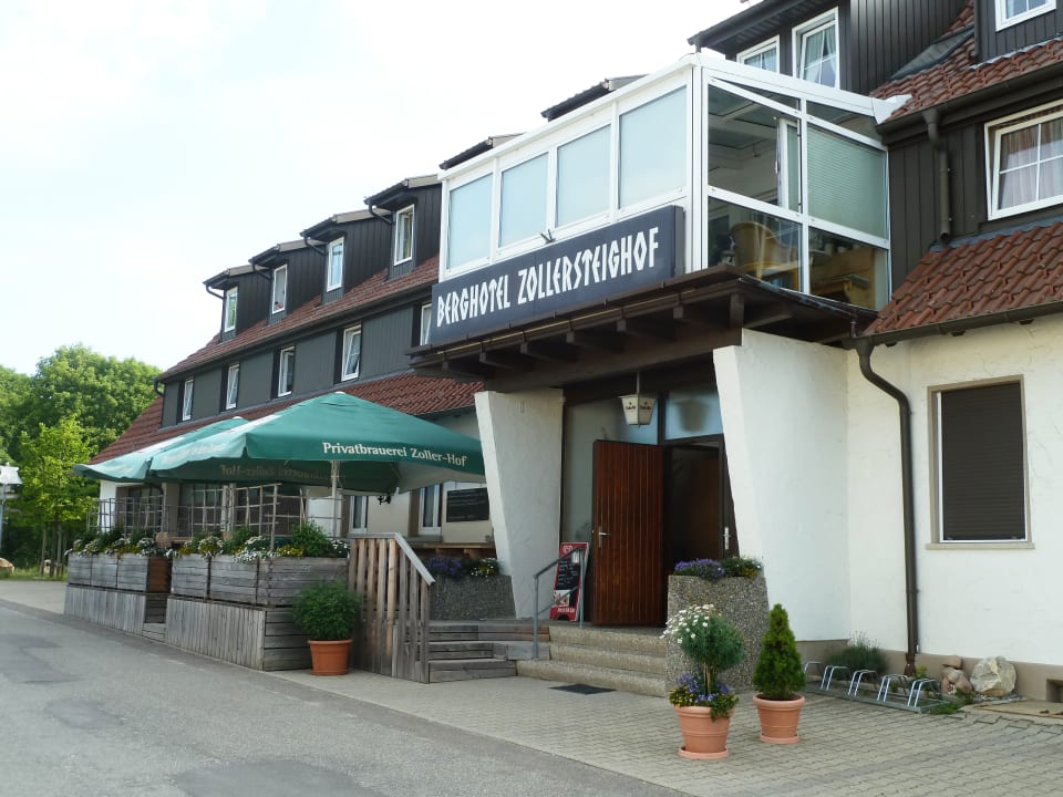 Außenansicht Berghotel Zollersteighof