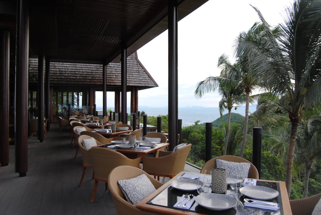 Blick von der Bar ins Restaurant Four Seasons Resort Koh Samui