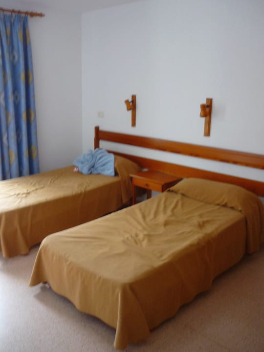 Eines von zwei Schlafzimmern Apartamentos Canaima - Adults only