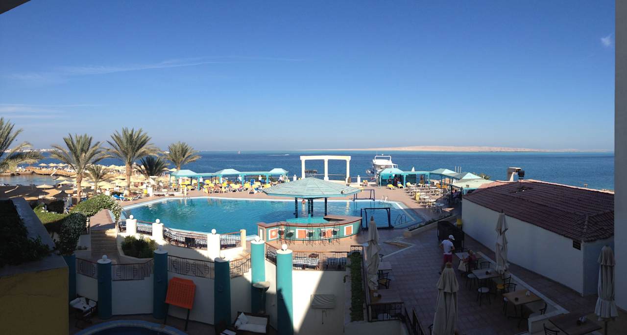 Вид из ресторана SUNRISE Holidays Resort (Adults Only)