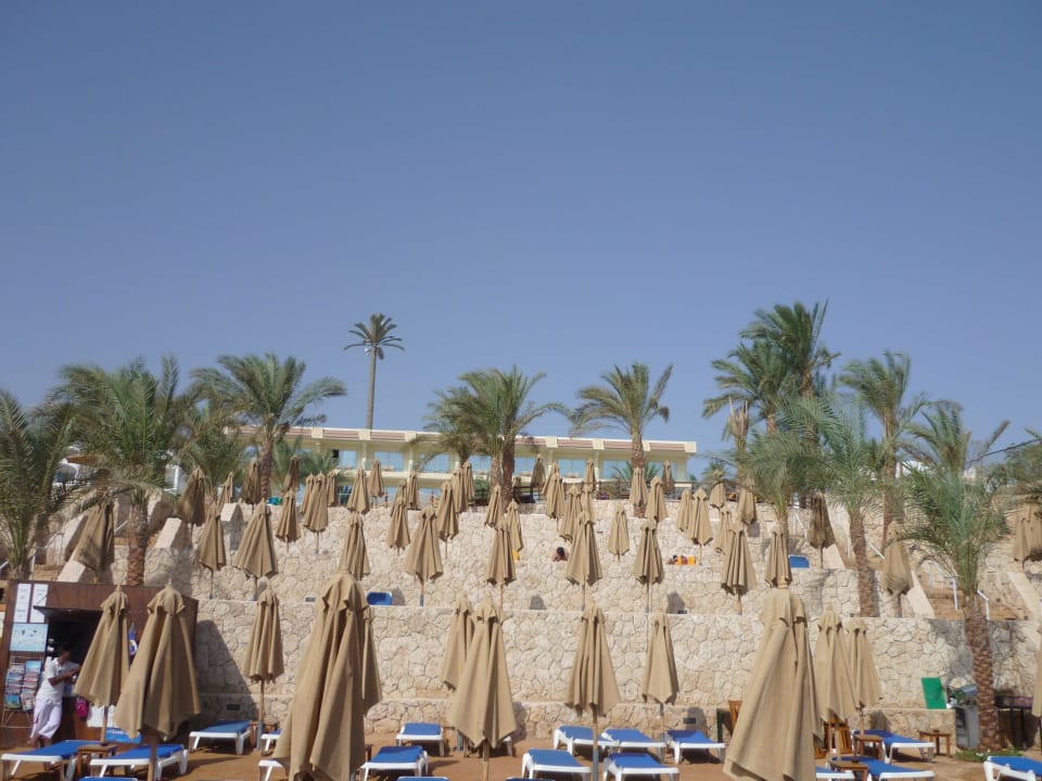 Blick vom Meer zum Hotel Hotel Xperience Sea Breeze Resort