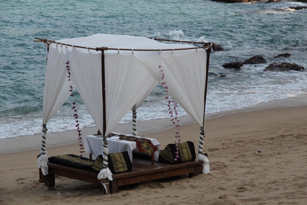 Dinner am Strand Santhiya Koh Phangan Resort & Spa