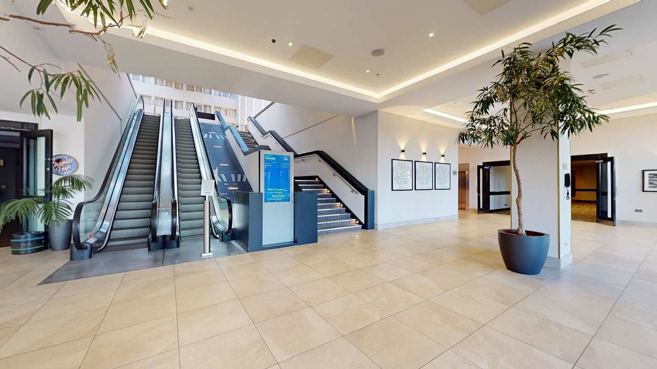 Lobby Hilton London Gatwick Airport